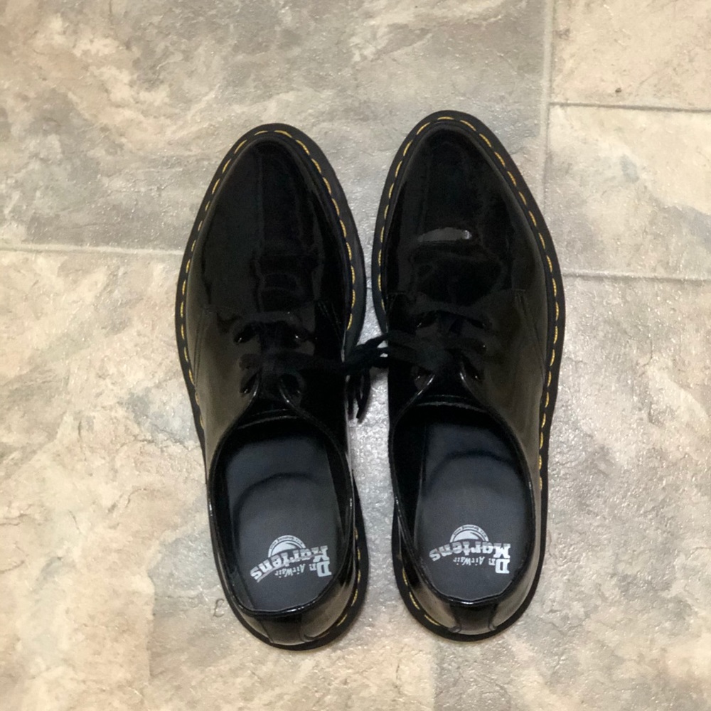 •DR MARTENS• Oxford Patent Shoes Dupree pointed toe
